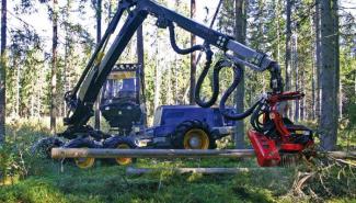 Echipamente forestiere Utilaje de recoltat bușteni Rottne H 11
