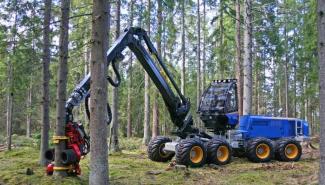 Echipamente forestiere Utilaje de recoltat bușteni Rottne H 11