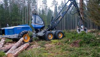 Echipamente forestiere Utilaje de recoltat bușteni Rottne H 20 B