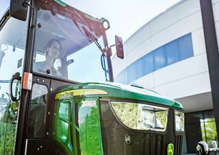 Vehicule Vehicule municipale multifuncționale diesel John Deere 2038 R