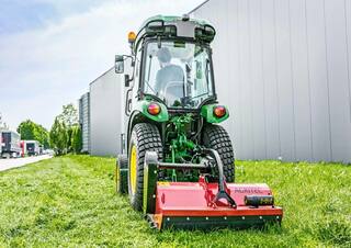 Vehicule Vehicule municipale multifuncționale diesel John Deere 3039 R