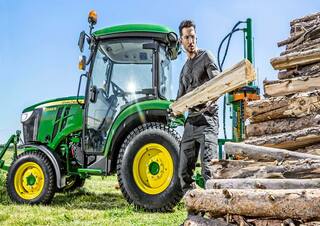 Vehicule Vehicule municipale multifuncționale diesel John Deere 3046 R