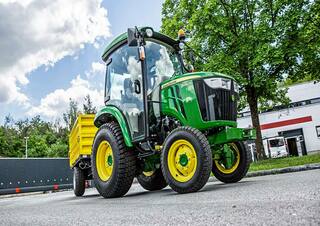 Vehicule Vehicule municipale multifuncționale diesel John Deere 3046 R