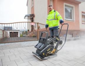 Plăci compactoare Plăci vibratoare cu o singură direcție Bomag BP 25/50