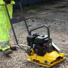 Plăci compactoare Plăci vibratoare cu o singură direcție Wacker Neuson WP 1235 A