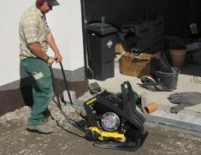 Plăci compactoare Plăci vibratoare cu o singură direcție Bomag BP 25/50 D