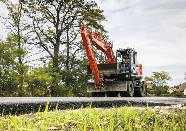 excavatoare-pe-roti-zx-140-w-5