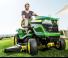 Mașini de tuns iarba Ride on și Tractoare de grădină John Deere X380