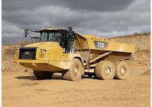 Autobasculante articulate Caterpillar 735