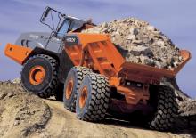 Autobasculante articulate Hitachi AH400