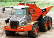 Autobasculante articulate Hitachi AH500