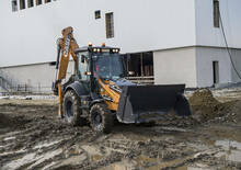 Buldoexcavatoare Case 570T