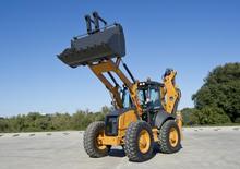 Buldoexcavatoare Case 695 ST