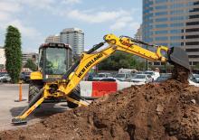 Buldoexcavatoare New Holland B110C
