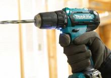 Burghie și șurubelnite fără fir Makita DF333D