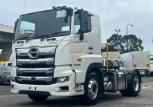 Capete tractor Hino 700 SH 1845 4x2