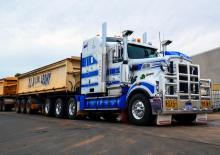 Capete tractor Kenworth T909 36” Aero roof X15 8x6