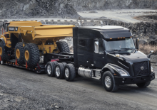 Capete tractor Volvo Trucks VNX 740.527 8x4