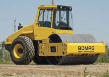 Cilindri compactori cu un singur tambur Bomag BW 213 D-40