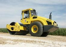 Cilindri compactori cu un singur tambur Bomag BW 213 DH-4