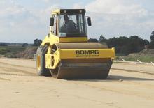 Cilindri compactori cu un singur tambur Bomag BW 214 D-4