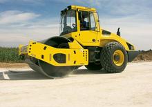 Cilindri compactori cu un singur tambur Bomag BW 214 DH-4