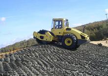 Cilindri compactori cu un singur tambur Bomag BW 214 PDH-4