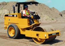Cilindri compactori cu un singur tambur Caterpillar CP323C