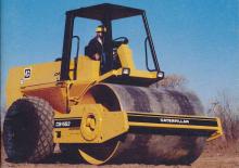 Cilindri compactori cu un singur tambur Caterpillar CS-551