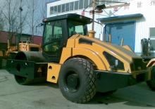 Cilindri compactori cu un singur tambur YTO LT620B