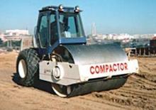 Cilindri compactori cu un singur tambur Max-Com R 715
