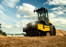 Cilindri compactori cu un singur tambur New Holland V110D