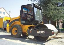 Cilindri compactori cu un singur tambur JCB VM75 D