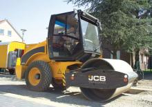 Cilindri compactori cu un singur tambur JCB VM75 PD