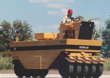 Cilindri compactori pe pneuri Caterpillar PS 130