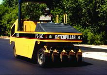 Cilindri compactori pe pneuri Caterpillar PS 150
