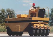 Cilindri compactori pe pneuri Caterpillar PS 180