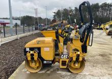 Cilindri vibratori în tandem Caterpillar CB 114