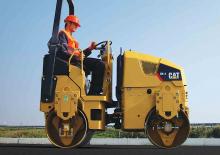Cilindri vibratori în tandem Caterpillar CB14