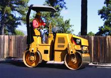 Cilindri vibratori în tandem Caterpillar CB32
