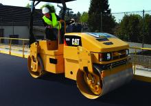 Cilindri vibratori în tandem Caterpillar CB34 XW