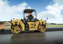 Cilindri vibratori în tandem Caterpillar CB68B