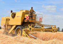 Combine agricole New Holland 1545