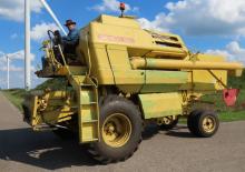 Combine agricole New Holland 1550
