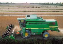 Combine agricole John Deere 2258