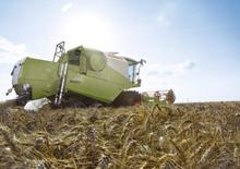 Combine agricole Claas Avero 240