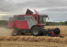 Combine agricole Massey Ferguson Cerea 7274