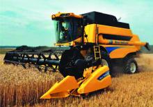Combine agricole New Holland CSX 7080 Laterale