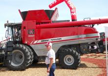 Combine agricole Massey Ferguson Delta 9560