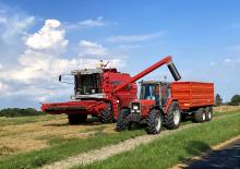 Combine agricole Massey Ferguson MF 38 E